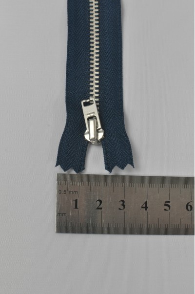 ZIP047 1號拉鏈  白銅牙拉鏈  金屬單頭拉鏈 密尾拉鏈  不設單獨拉鍊訂購 正面照